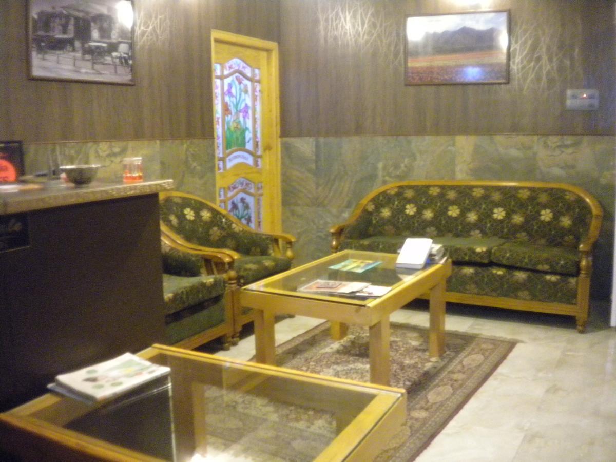 Blooming Dale Hotel Srīnagar Exterior foto
